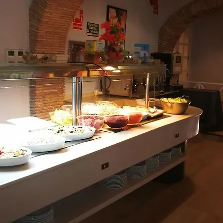 Hotell Mont-park 3*