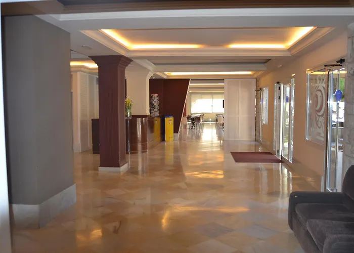 Ξενοδοχείο Mont-park 3*